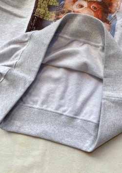 画像4: 【GREMLINS Crew Sweat Shirt】グレムリン ギズモ ムービーポスター スウエットシャツ(2カラー展開)