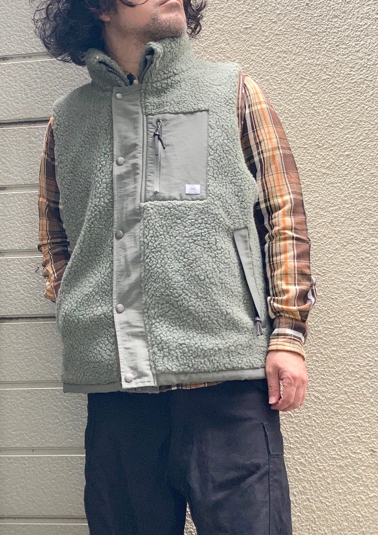 画像: 【gym master】 reversible mountain vest 商品アップ完了です。